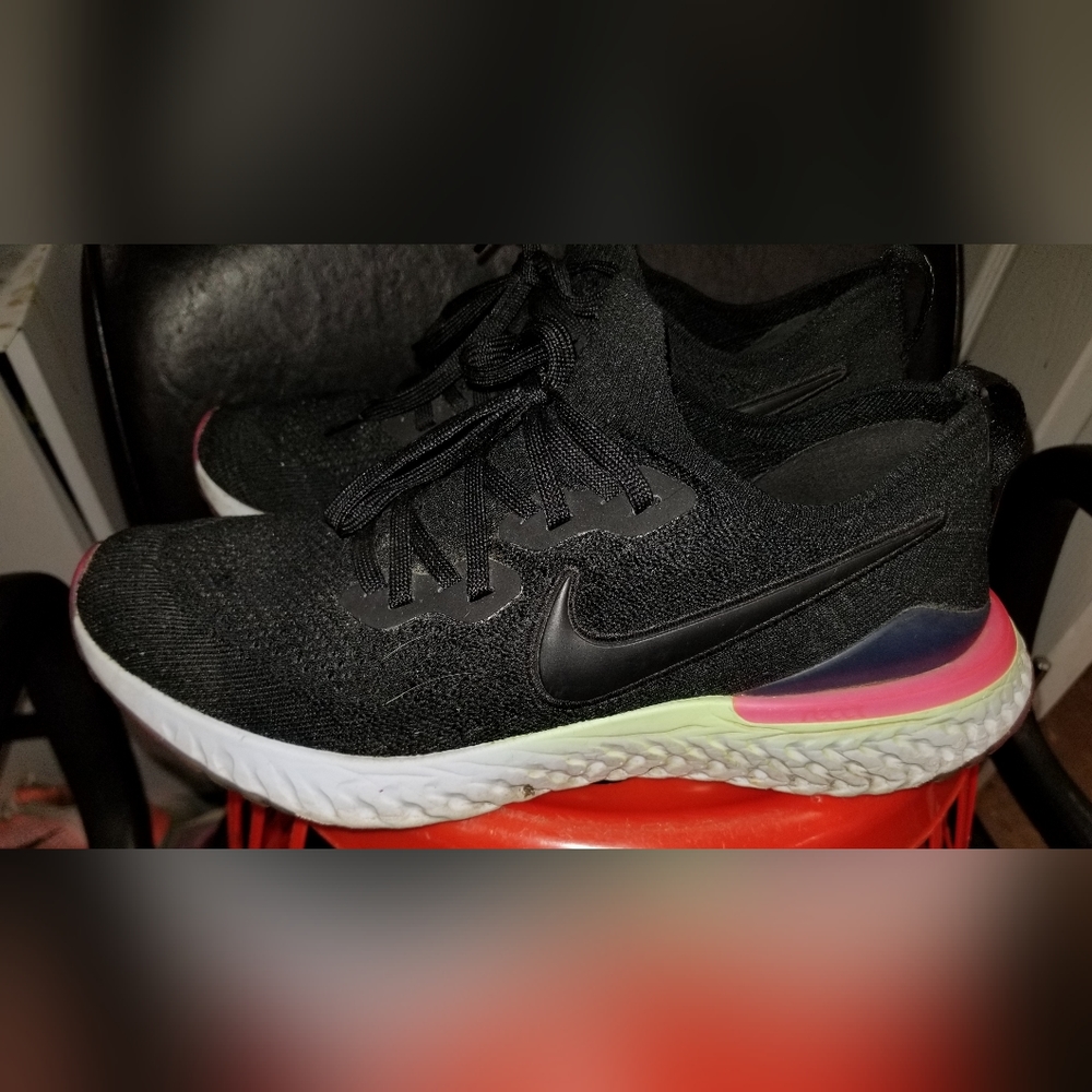 Women's nike size 9.5